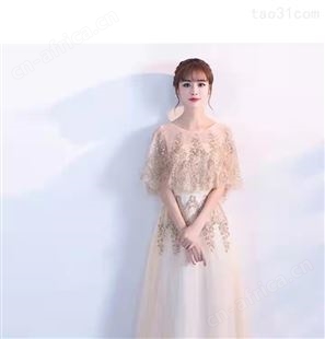 演出合唱服