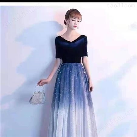 演出合唱服