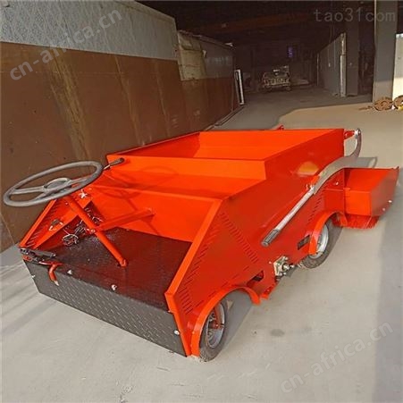 汇鑫生产草坪充沙刷草一体机 驾驶式充砂车 操控式校园梳草冲沙车