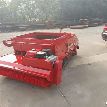 汇鑫生产草坪充沙刷草一体机 驾驶式充砂车 操控式校园梳草冲沙车