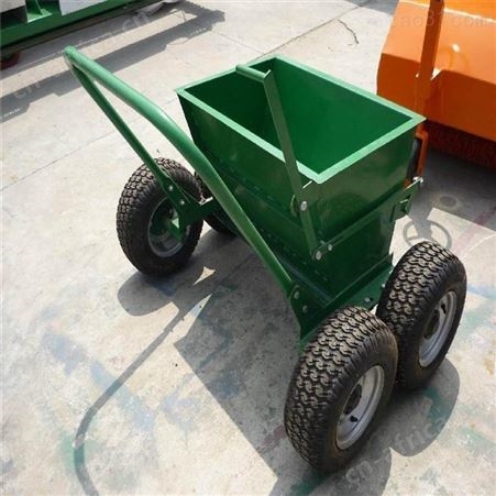 实力厂家供应汇鑫手推式草坪充砂机 CS-150无动力草坪冲砂扫沙机