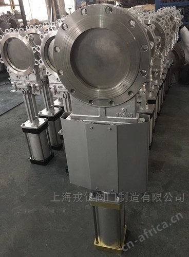 FCPZ673W气动带防尘罩不锈钢插板阀