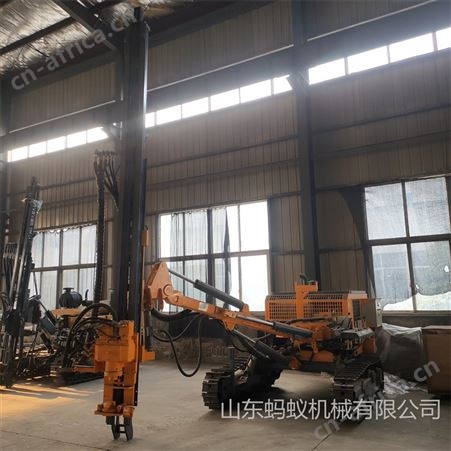 全液压中风压钻车 液压自行走勘探钻孔机 一体式露天冲击式钻机