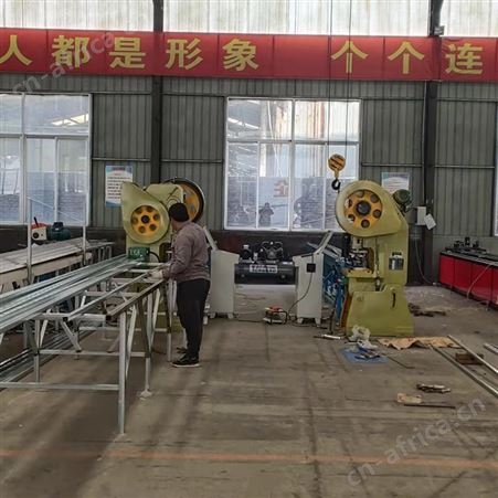 护栏设备 栅栏单管机械设备 琨晨冲孔机 操作方便